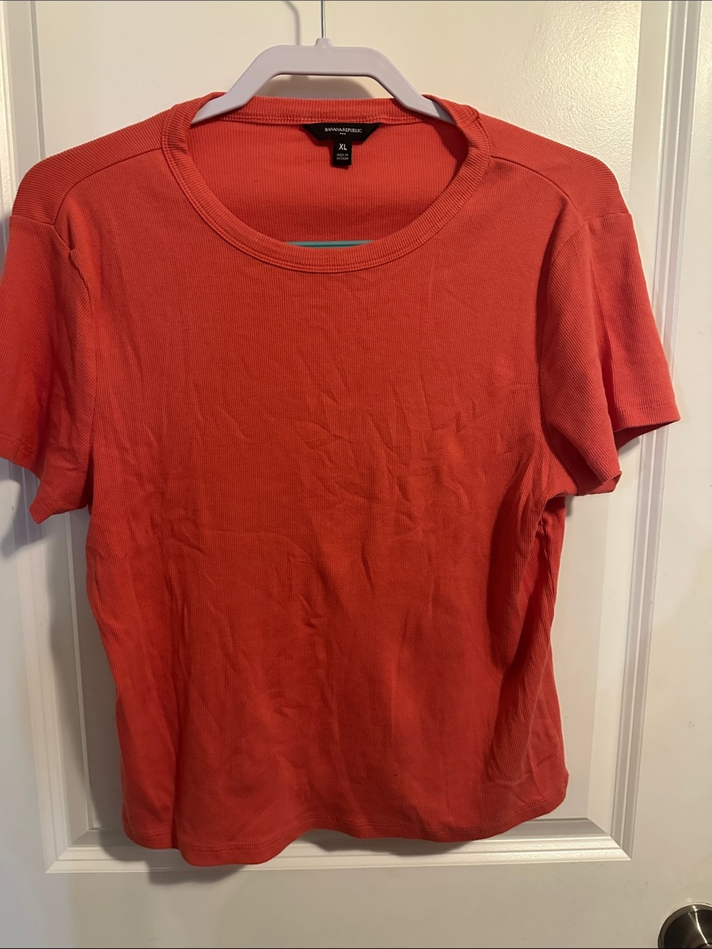 Banana Republic Coral Short Sleeve Crewneck Tee